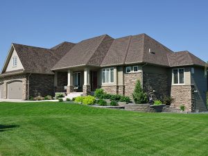 Service de toiture en bardeau asphalte à Longueuil, Boucherville, Brossard, Saint-Hubert et sur la Rive-Sud de Montréal / Couvreur Toiture Rive Sud