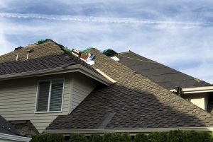Service de toiture en bardeau asphalte à Longueuil, Boucherville, Brossard, Saint-Hubert et sur la Rive-Sud de Montréal / Couvreur Toiture Rive Sud