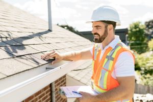 Service d'inspection de toiture à Longueuil, Boucherville, Brossard, Saint-Hubert et sur la Rive-Sud de Montréal / Couvreur Toiture Rive Sud