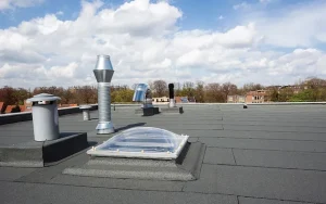 Service de toiture commercial en membrane élastomère à Longueuil, Boucherville, Brossard, Saint-Hubert et sur la Rive-Sud de Montréal / Couvreur Toiture Rive Sud