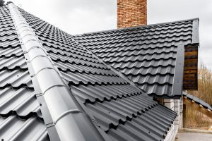 Service de toiture commercial en métal et métallique à Longueuil, Boucherville, Brossard, Saint-Hubert et sur la Rive-Sud de Montréal / Couvreur Toiture Rive Sud